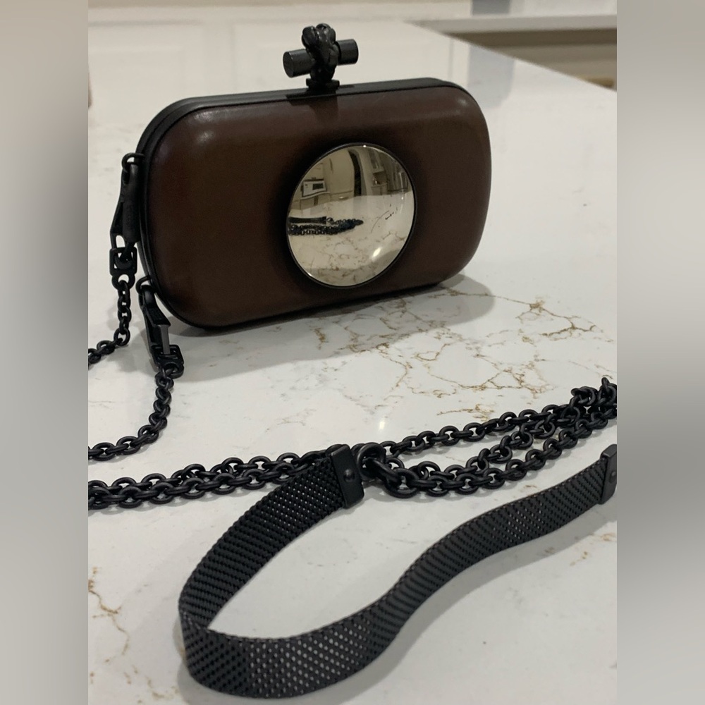 Bottega Veneta Leather Circle Mirror Knot Clutch Crossbody Bag - Picture 3 of 16